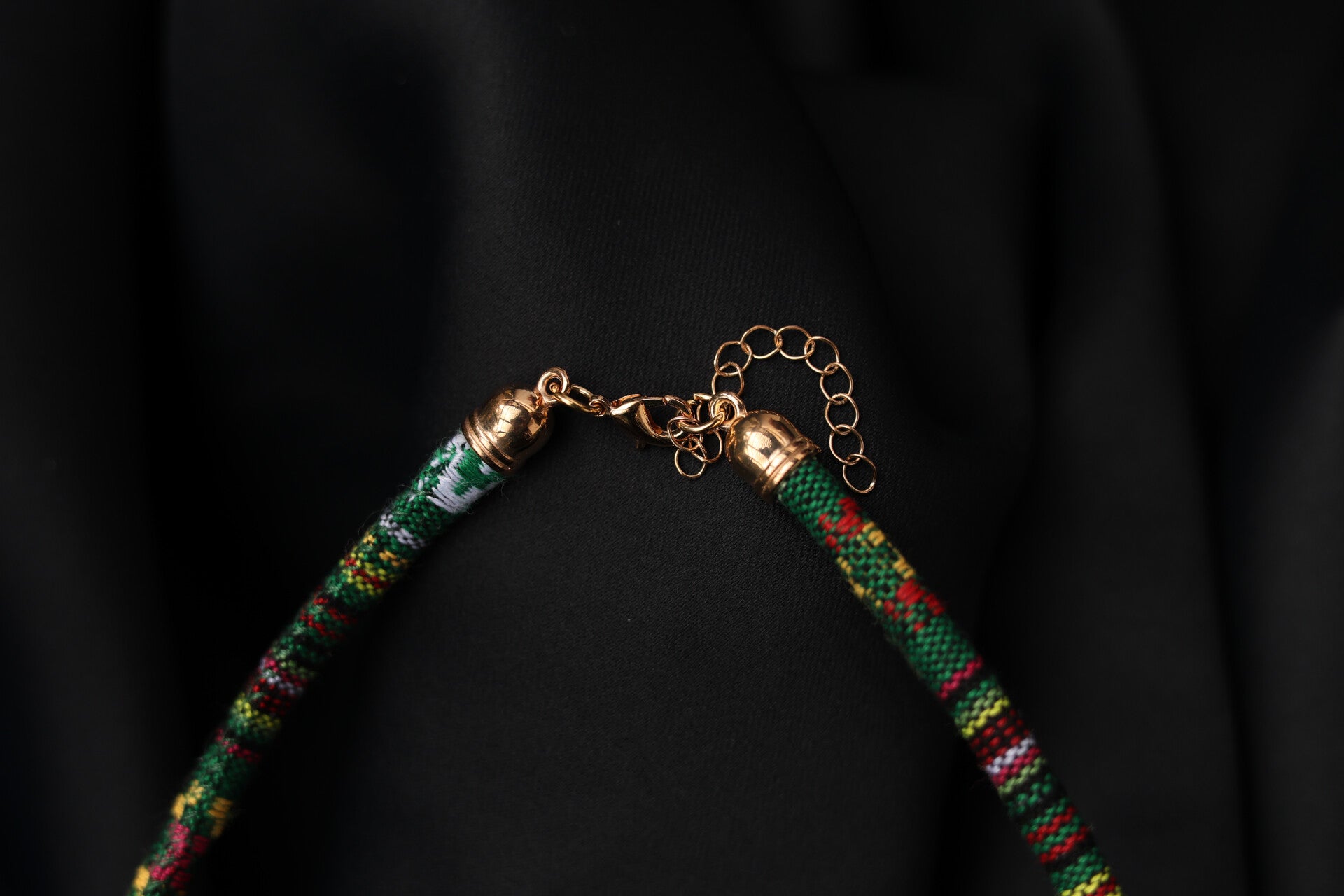 Collier — Cordon ethnique