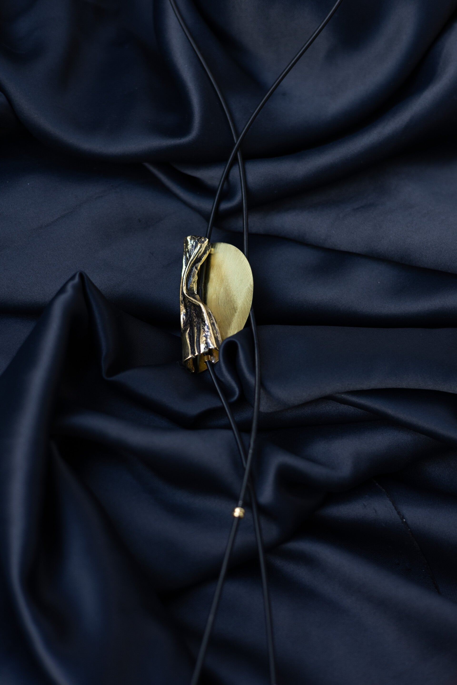 Pendentif — Feuille d'or