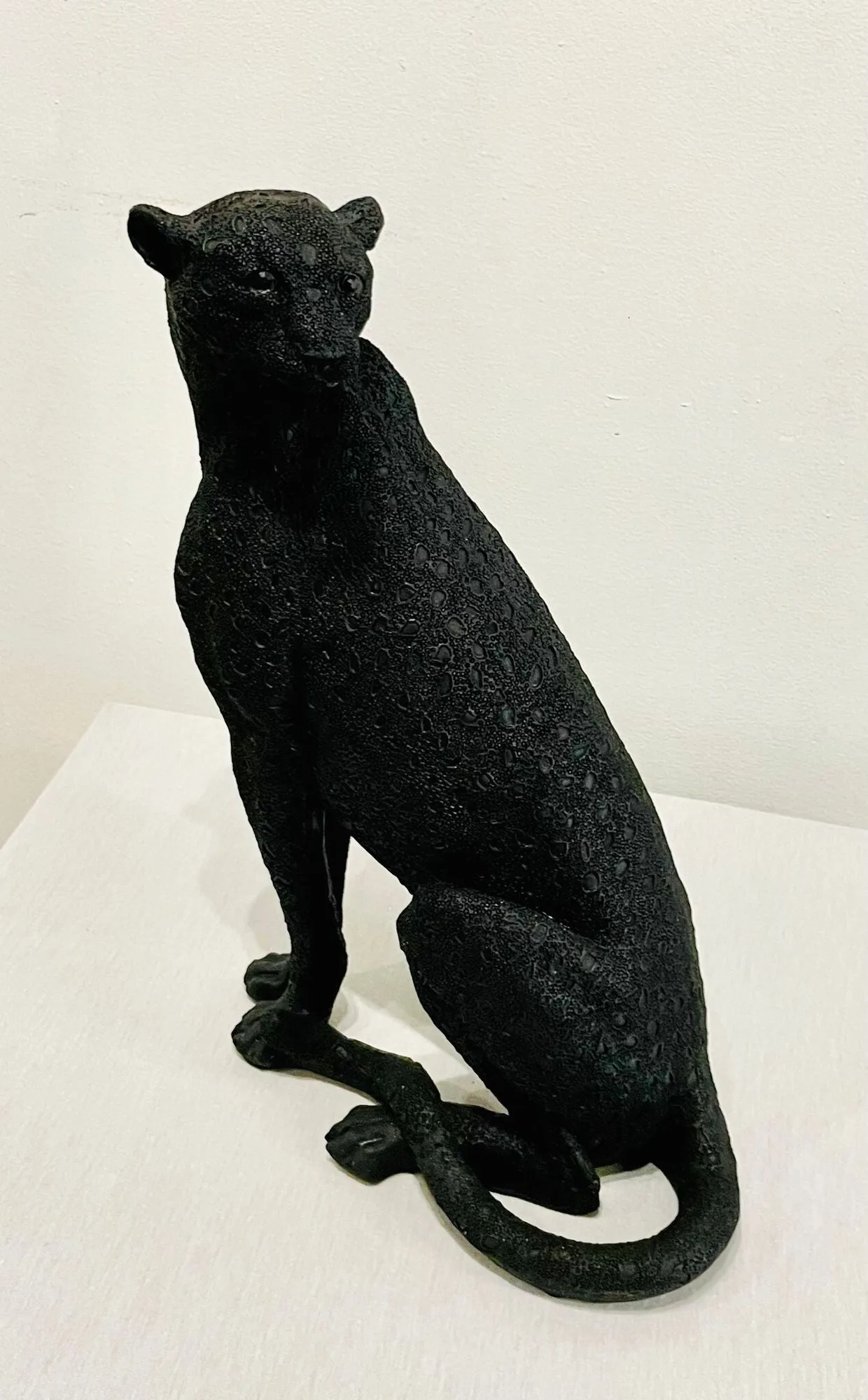 Panthère assise — Noir mat