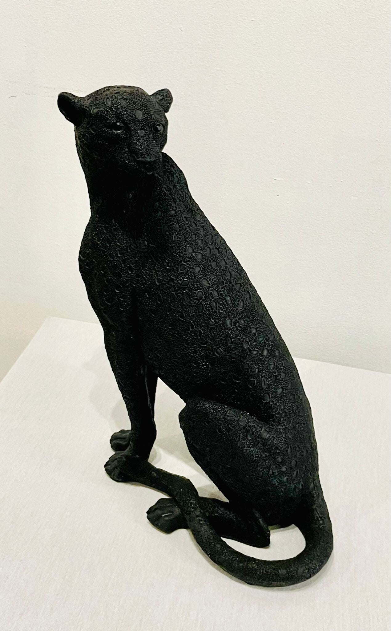 Panthère assise — Noir mat